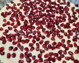 Foto langkah ke 4 dari resep 78. Easy Pomegranate Cake.