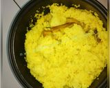 Foto langkah ke 3 dari resep Nasi Kuning Rice Cooker / Nasi Kuning Ulang Tahun.