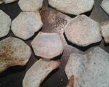 A picture of step 4 of Taro chips baked.