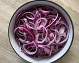 A picture of step 1 of Pickled red onions 🧅.