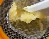 รูปขั้นตอนการทำที่ 3 ของ #เมนูลูกรักอะโวคาโดไข่แดงราดนมแม่ของหวานเป็นกล้วยน้ำว้าบดน้ำแอปเปิ้ล