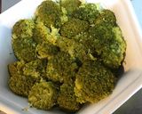 Une image de l'étape 4 de Brocolis sauce crémeuse au bouillon de crevettes et cresson.