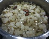 A picture of step 2 of Cauliflower almond soup.