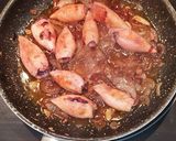 Foto del paso 5 de la receta: Chipirones encebollados con rovellons y espárragos trigueros