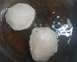 A picture of step 6 of Kabuli chana with poory achar.