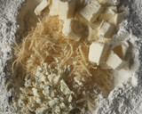 Foto del paso 1 de la receta: Scones de parmesano, queso azul y ciboulette😃