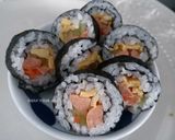 Foto langkah ke 7 dari resep Simple Sushi/Nasi Gulung.