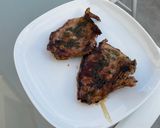Une image de l'étape 9 de Côtes de veau marinées grillées sauce BBQ et coriandre.