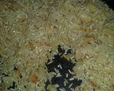 Foto del paso 1 de la receta: Arroz a la nuez y cúrcuma