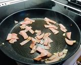 รูปขั้นตอนการทำที่ 2 ของ ผัด มาม่า แฮมใข่ ทำง่ายอร่อยด้วย