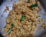 Foto langkah ke 7 dari resep Mie Nyemek Indomie.