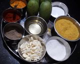 કેરીનું લસણ વાળું અથાણું (keri nu lasan valu aathanu recipe in gujarati) રેસીપી સ્ટેપ1ફોટો