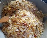 A picture of step 3 of Poha chivda.