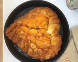 Foto del paso 8 de la receta: Torta invertida de manzana y duraznos en almíbar