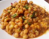 Foto del paso 5 de la receta: Curry de garbanzos y coliflor🤔🍲🥘
