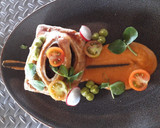 Foto del paso 4 de la receta: Beef Wellington en salsa de cacahuate y rollitos de jamón