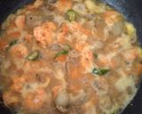 Foto langkah ke 5 dari resep Fetucini Dengan Ayam dan Udang.