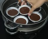 Foto langkah ke 5 dari resep Bolu Kukus Coklat Gluten-Free.