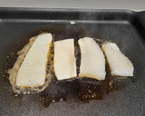 Foto del paso 6 de la receta: Rodaballo con aceite de perejil y cebollino con coolie de mango