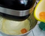 Foto langkah ke 3 dari resep Marble cake 6 telur.