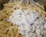 Foto del paso 3 de la receta: Pasta fusilli con crema de champiñones