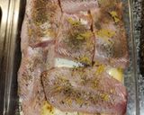 Foto del paso 2 de la receta: Merluza especiada y herbal con colchón de papa al curry