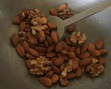 ડ્રાયફ્રુટ ડેટસ રોલ (Dryfruit Dates Roll Recipe In Gujarati) રેસીપી સ્ટેપ2ફોટો