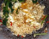 Foto langkah ke 4 dari resep Mie Instan Putih Telur Sisa 😁.