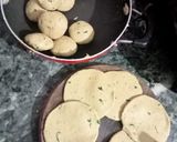A picture of step 5 of Urad Dal Masala Kachori.