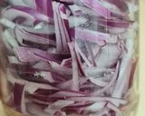 Foto del paso 3 de la receta: Cebolla morada encurtida 💜 solo dos ingredientes 💜