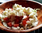 Foto del paso 4 de la receta: Ensalada con manzana 🍏🍅🥬