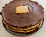Foto del paso 8 de la receta: Tarta de galletas, mousse de chocolate y natillas