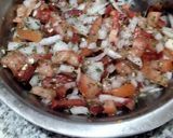Foto del paso 3 de la receta: Pollo horneado súper sabroso con ensaladas
