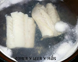 Foto del paso 1 de la receta: Bacalao con cebolla y piñones