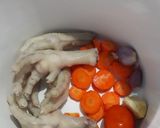 Foto langkah ke 1 dari resep Kaldu Ceker Ayam MPASI (Slow Cooker).
