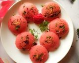 A picture of step 5 of Valentine's special Rava Idli.