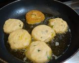 A picture of step 2 of Aloo tikki chaat.
