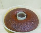 Foto langkah ke 9 dari resep Bolu Sarang Semut Kukus/ Bolu Karamel.