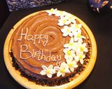 A picture of step 5 of Cream cheese chocolate cake.