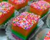 Foto langkah ke 5 dari resep Rainbow Cake Ny.Liem (kukus).