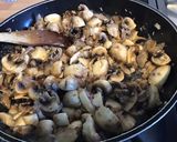 Une image de l'étape 2 de Tarte feuilles de brick champignons de paris et deux fromages.