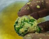 A picture of step 5 of Moong Dal Pakoda.