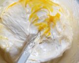 Foto langkah ke 4 dari resep Bolu kukus susu keju.