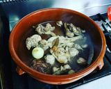 Foto del paso 3 de la receta: Conejo al ajillo a la cazuela estilo campero