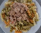 Foto del paso 3 de la receta: Espirales trisabor con salsa de atún
