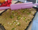 Foto del paso 3 de la receta: Galletas de puré de arvejas con cebollitas de verdeo