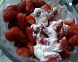 A picture of step 3 of Sig's Quark with Strawberries.