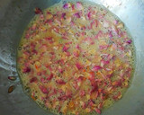 Foto del paso 10 de la receta: Bizcocho de pétalos, rosas con azahar y agua de rosas