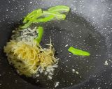 A picture of step 3 of Honey chilli potatoes.