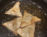 A picture of step 6 of چکن چیز سموسہ.